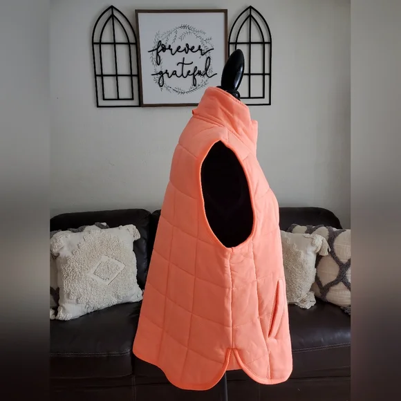 Lou & Grey Signature Soft Coral Pink Quilted Vest Size M Boho Chic Classic - Picture 12 of 12